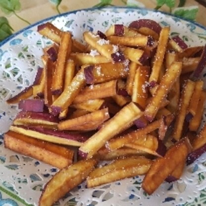 ３時のおやつに畑から掘りたてさつま芋で作りました♪
カリカリで冷めてもバッチリ！！美味しかったです❤ご馳走様でした( ≧∀≦)ノ